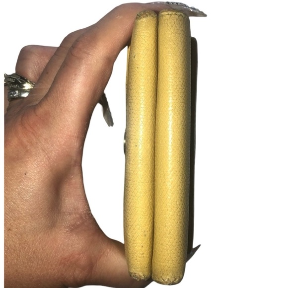 💛 Chanel Wallet Coco Button Double Snap Yellow Leather Compact Trifold Vintage - Picture 10 of 15